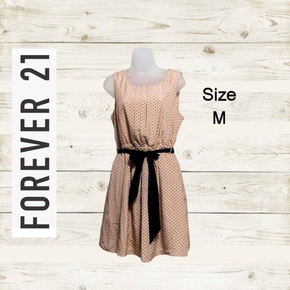 Forever 21 womens dress Size M pink w/ black dots Lined sleeveless knee length